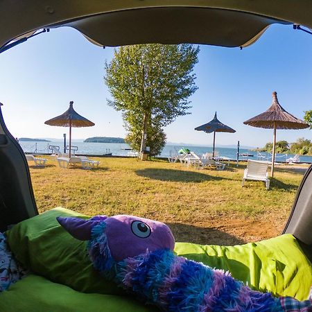 Camping Village Punta Navaccia Туоро-суль-Тразимено Экстерьер фото