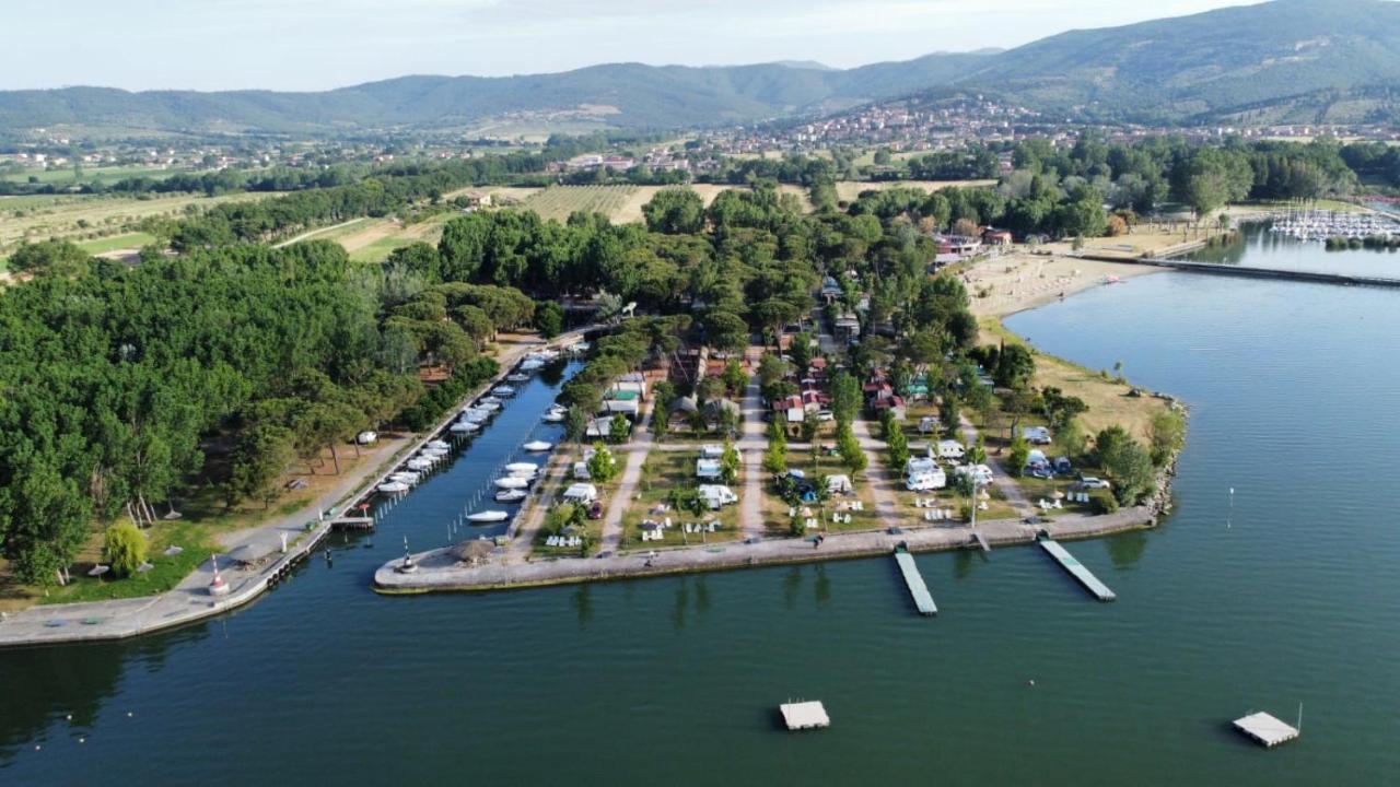 Camping Village Punta Navaccia Туоро-суль-Тразимено Экстерьер фото