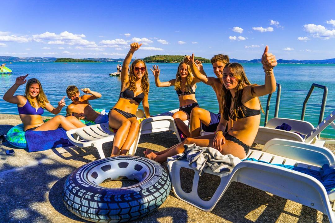 Camping Village Punta Navaccia Туоро-суль-Тразимено Экстерьер фото