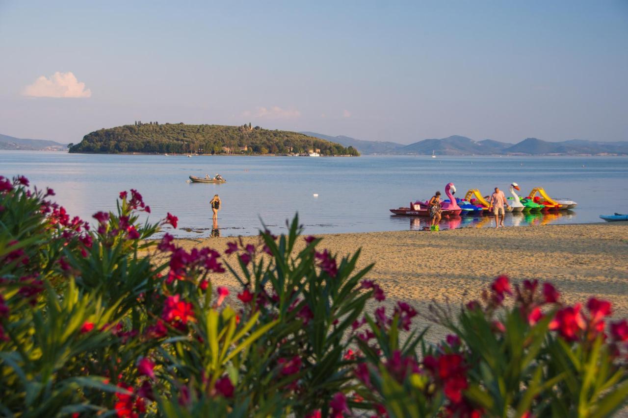 Camping Village Punta Navaccia Туоро-суль-Тразимено Экстерьер фото